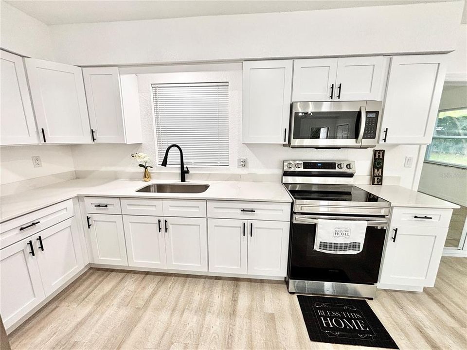 En Venta: $290,000 (3 camas, 2 baños, 1089 Pies cuadrados)