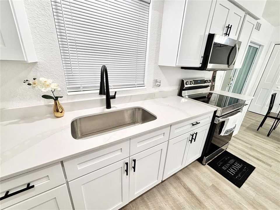 En Venta: $290,000 (3 camas, 2 baños, 1089 Pies cuadrados)