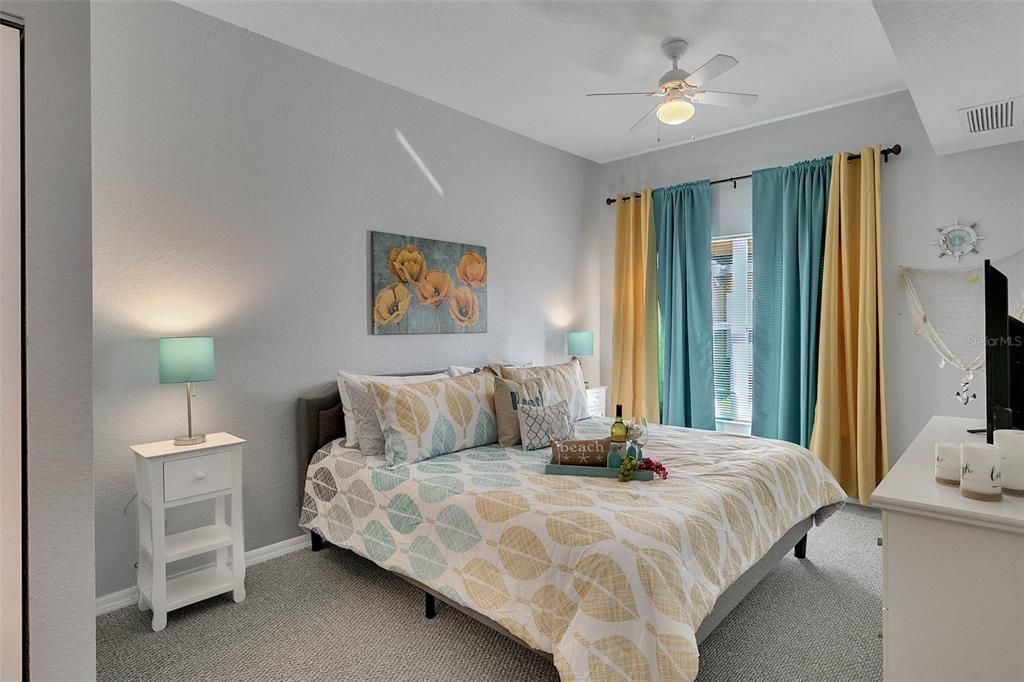 出租: $2,000 (4 贝兹, 3 浴室, 1470 平方英尺)