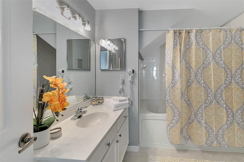 出租: $2,000 (4 贝兹, 3 浴室, 1470 平方英尺)