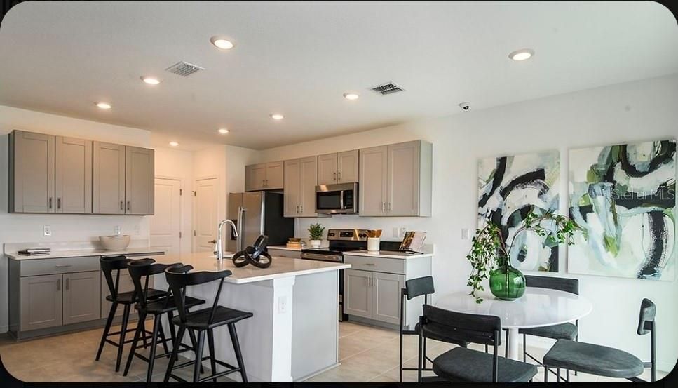 En Renta: $2,390 (4 camas, 2 baños, 2271 Pies cuadrados)