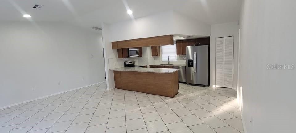 For Sale: $275,000 (4 beds, 2 baths, 1378 Square Feet)