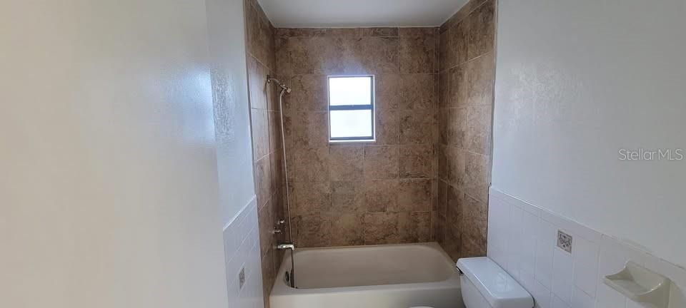 For Sale: $275,000 (4 beds, 2 baths, 1378 Square Feet)