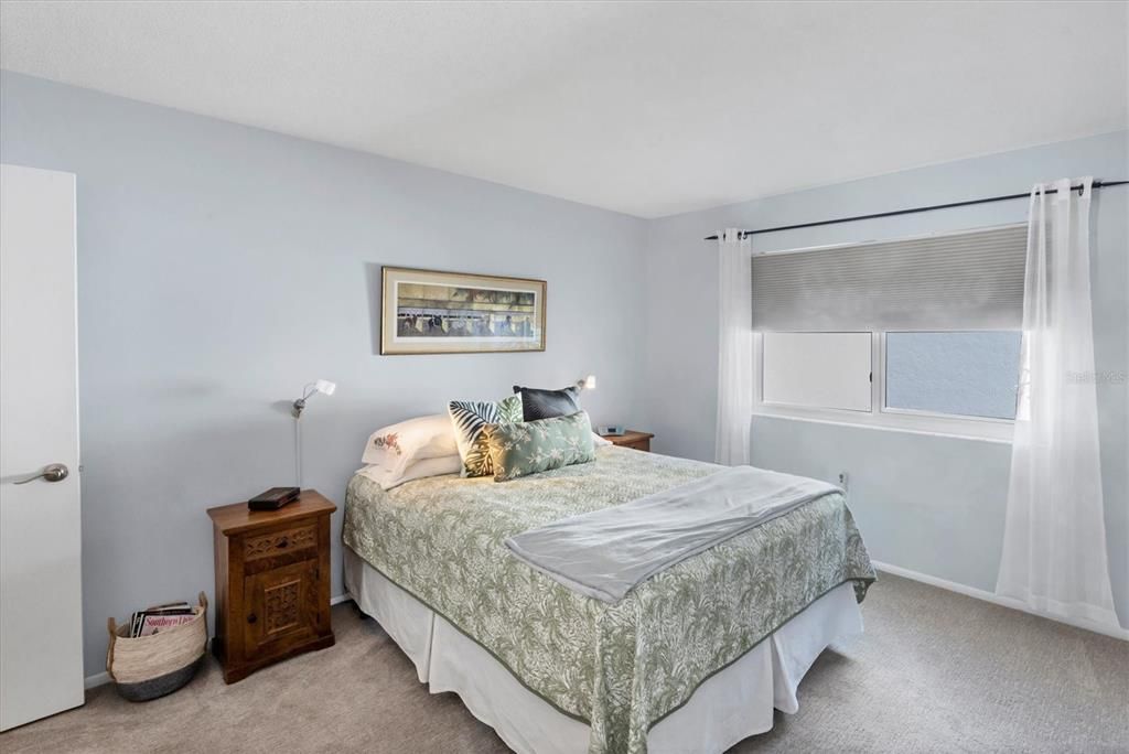 待售: $227,500 (2 贝兹, 2 浴室, 1372 平方英尺)