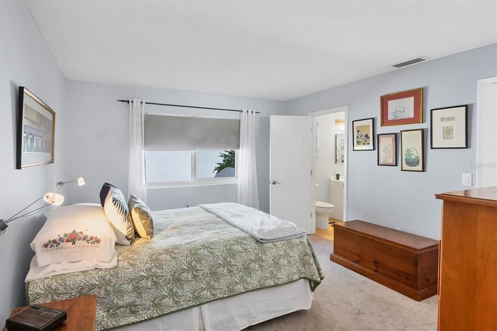 待售: $227,500 (2 贝兹, 2 浴室, 1372 平方英尺)