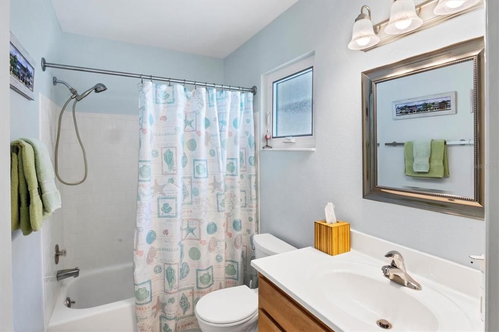 待售: $227,500 (2 贝兹, 2 浴室, 1372 平方英尺)