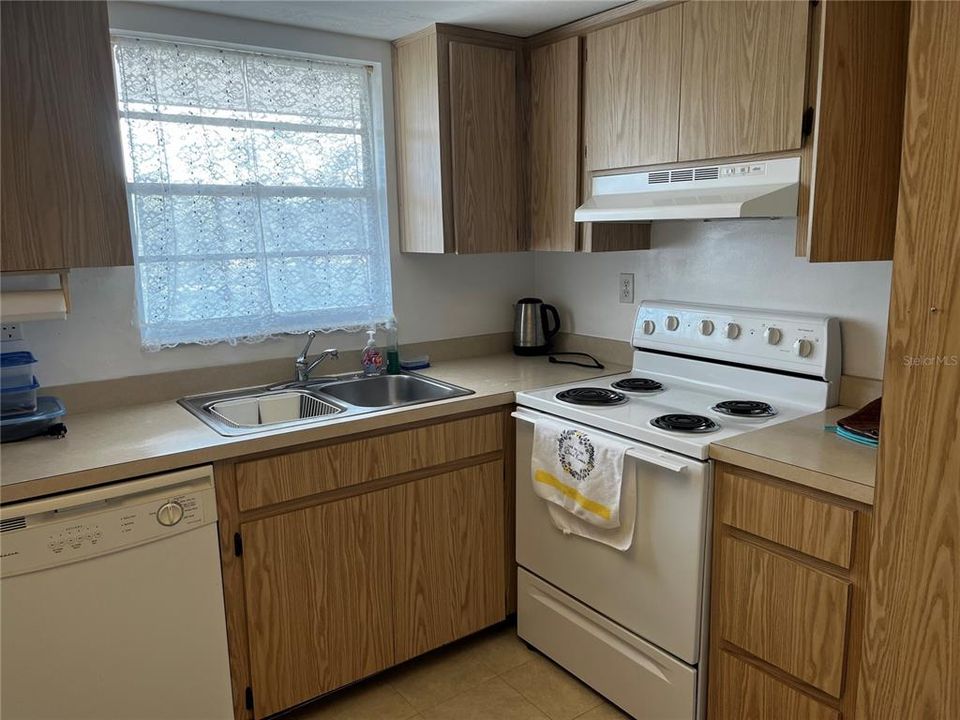 На продажу: $105,000 (1 спален, 1 ванн, 745 Квадратных фут)