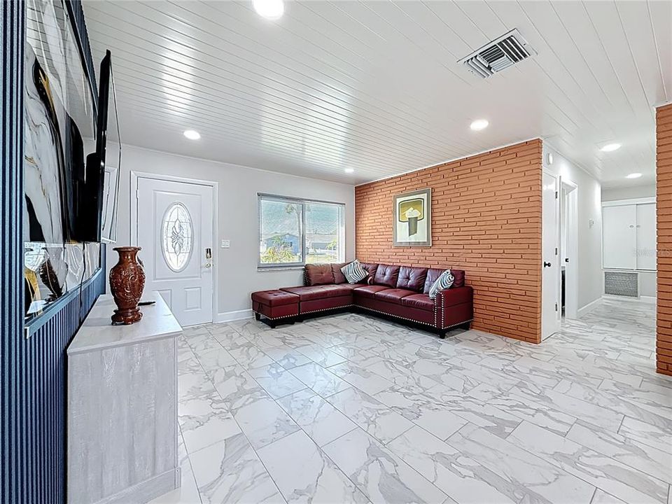 En Renta: $3,485 (3 camas, 2 baños, 1215 Pies cuadrados)