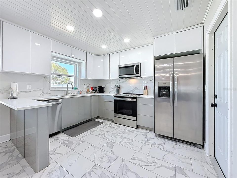 En Renta: $3,485 (3 camas, 2 baños, 1215 Pies cuadrados)