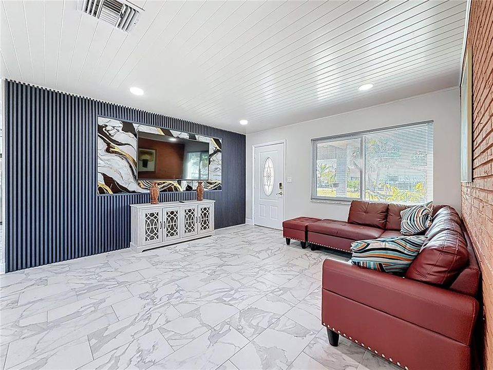 En Renta: $3,485 (3 camas, 2 baños, 1215 Pies cuadrados)