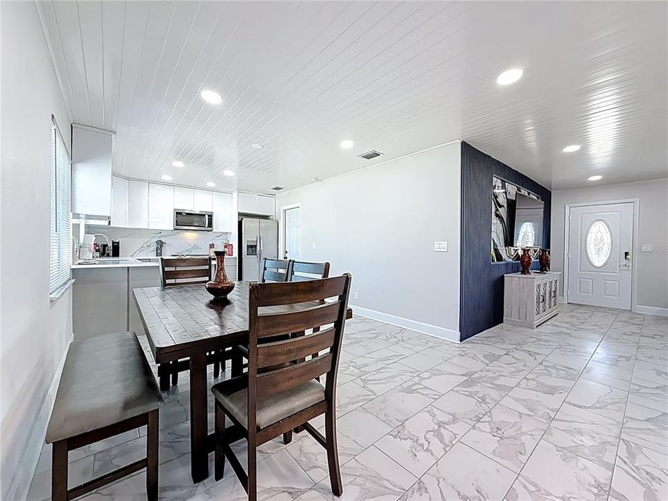 En Renta: $3,485 (3 camas, 2 baños, 1215 Pies cuadrados)