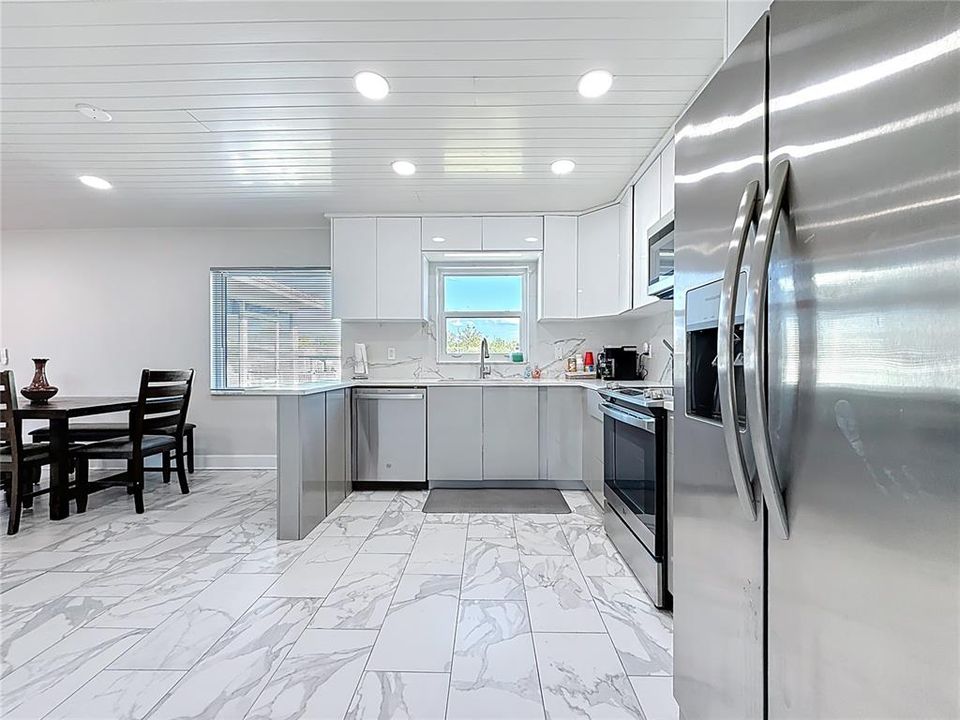 En Renta: $3,485 (3 camas, 2 baños, 1215 Pies cuadrados)