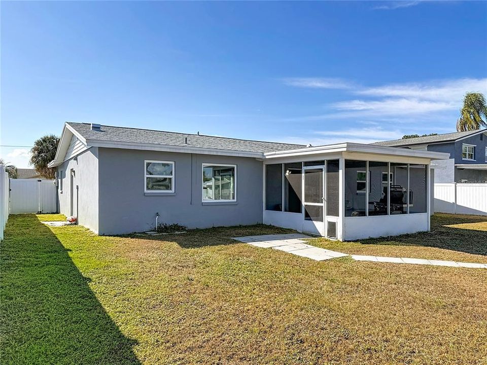 En Renta: $3,485 (3 camas, 2 baños, 1215 Pies cuadrados)