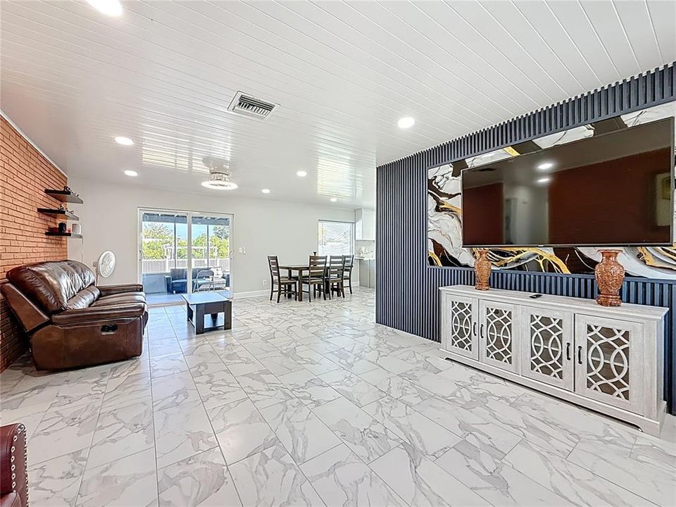 En Renta: $3,485 (3 camas, 2 baños, 1215 Pies cuadrados)