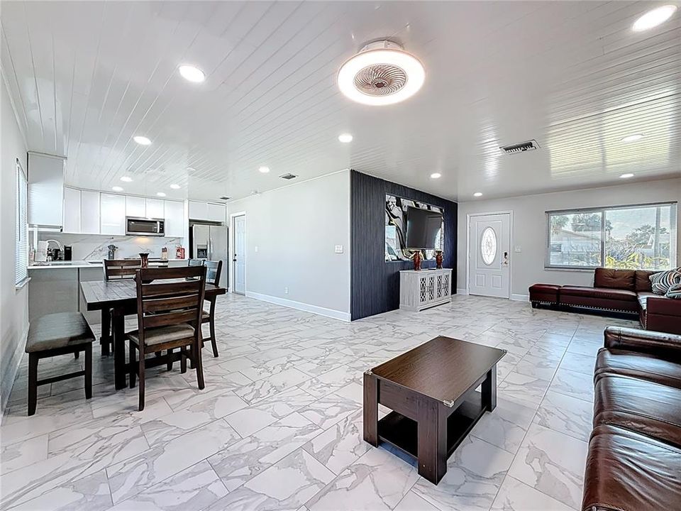 En Renta: $3,485 (3 camas, 2 baños, 1215 Pies cuadrados)