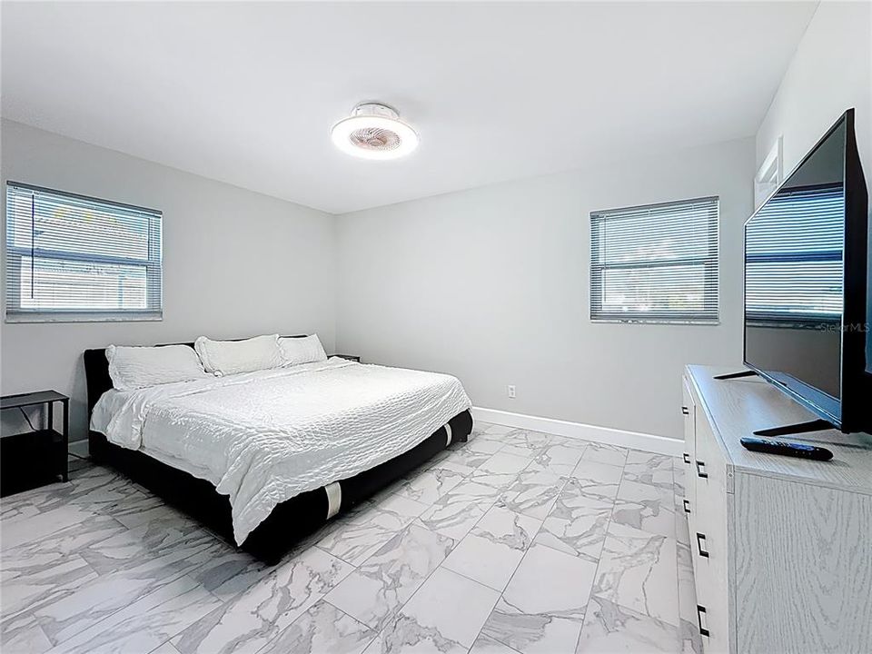 En Renta: $3,485 (3 camas, 2 baños, 1215 Pies cuadrados)