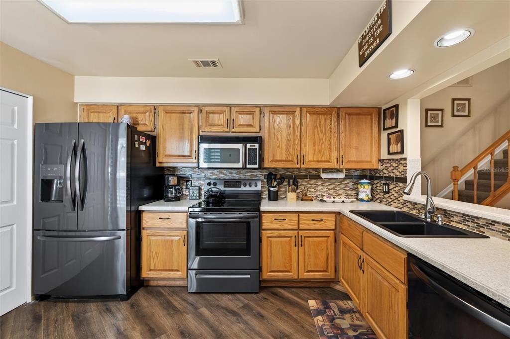 For Sale: $254,900 (3 beds, 2 baths, 1447 Square Feet)