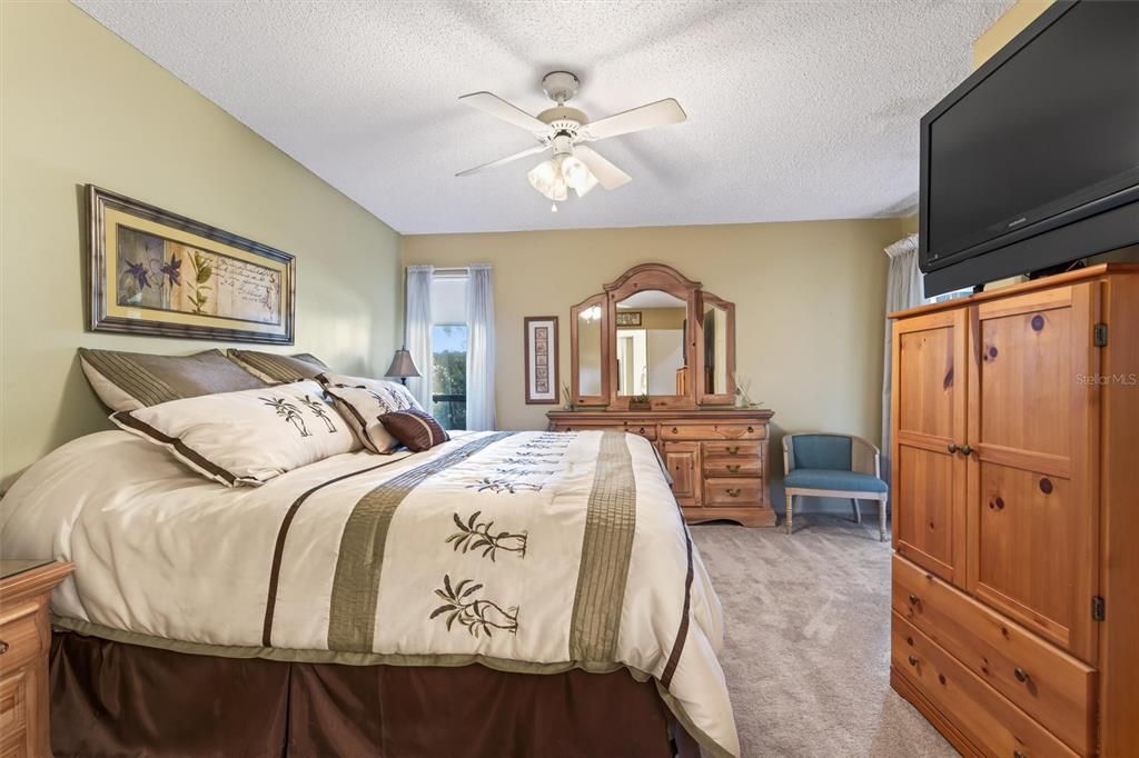 For Sale: $254,900 (3 beds, 2 baths, 1447 Square Feet)