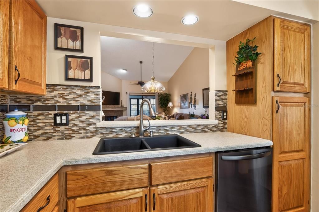 For Sale: $254,900 (3 beds, 2 baths, 1447 Square Feet)