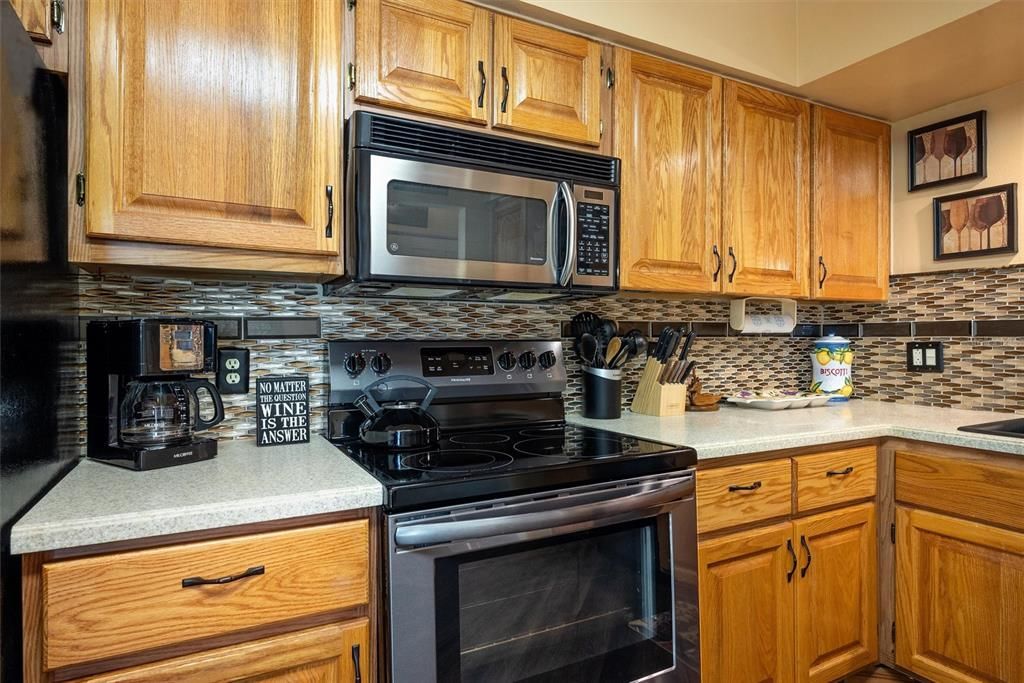 For Sale: $254,900 (3 beds, 2 baths, 1447 Square Feet)