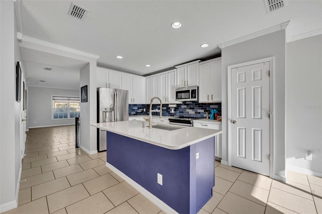 For Sale: $500,000 (5 beds, 3 baths, 2849 Square Feet)