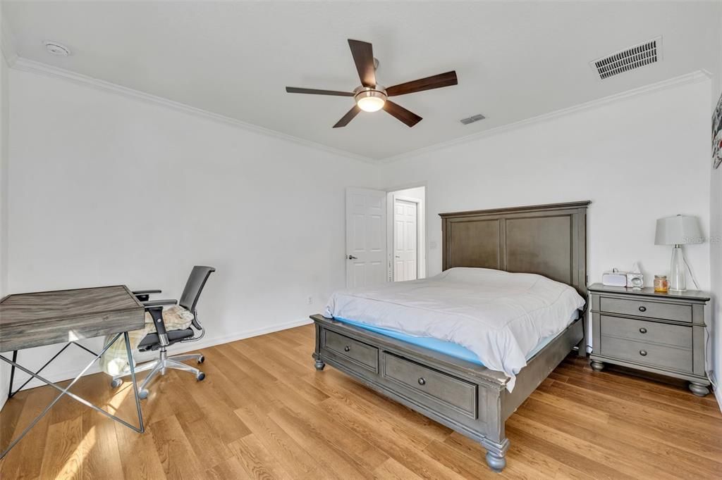 For Sale: $500,000 (5 beds, 3 baths, 2849 Square Feet)