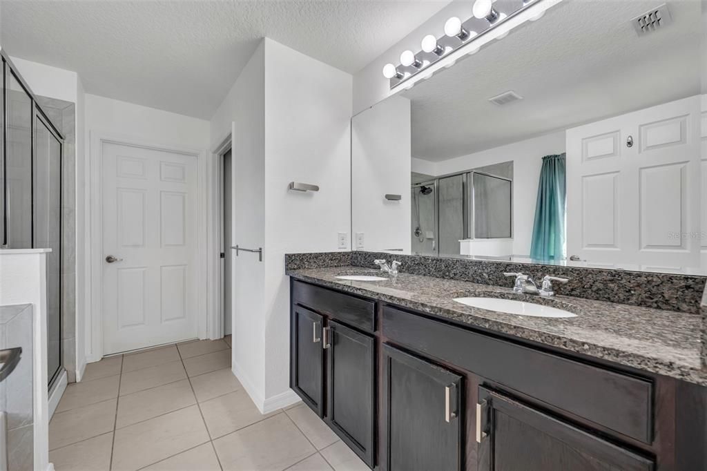 For Sale: $500,000 (5 beds, 3 baths, 2849 Square Feet)