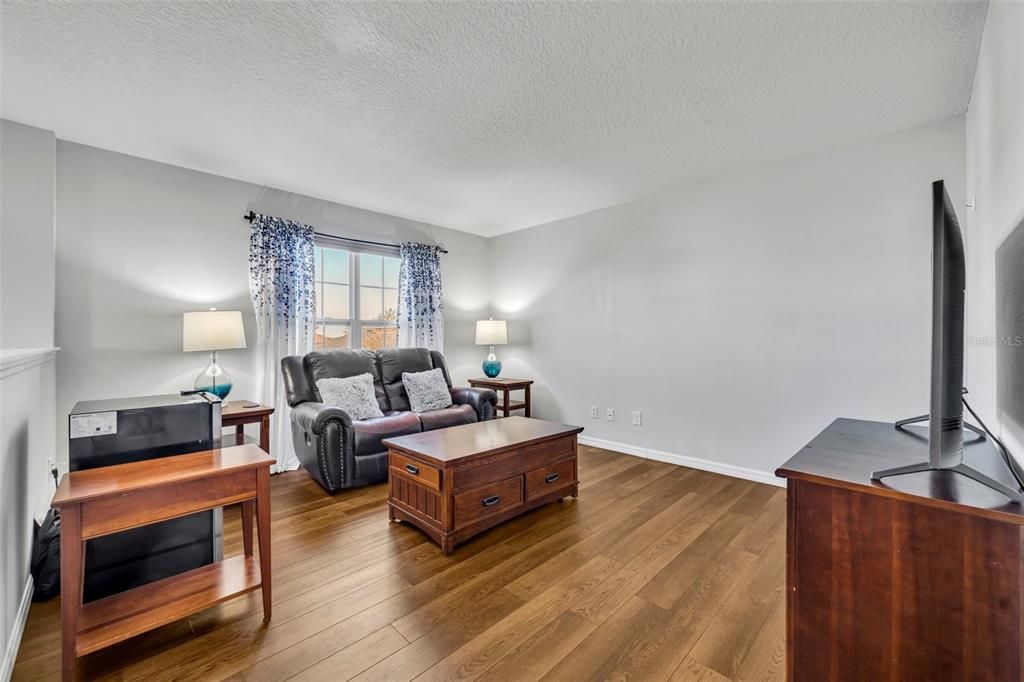 For Sale: $500,000 (5 beds, 3 baths, 2849 Square Feet)