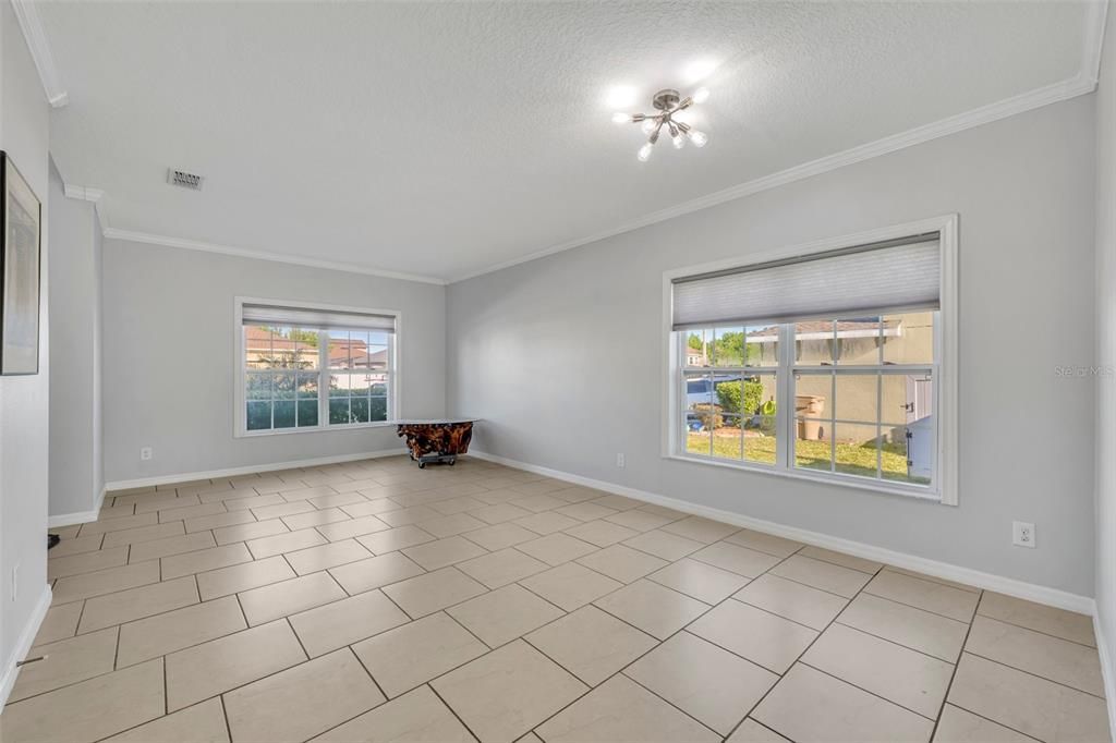 For Sale: $500,000 (5 beds, 3 baths, 2849 Square Feet)