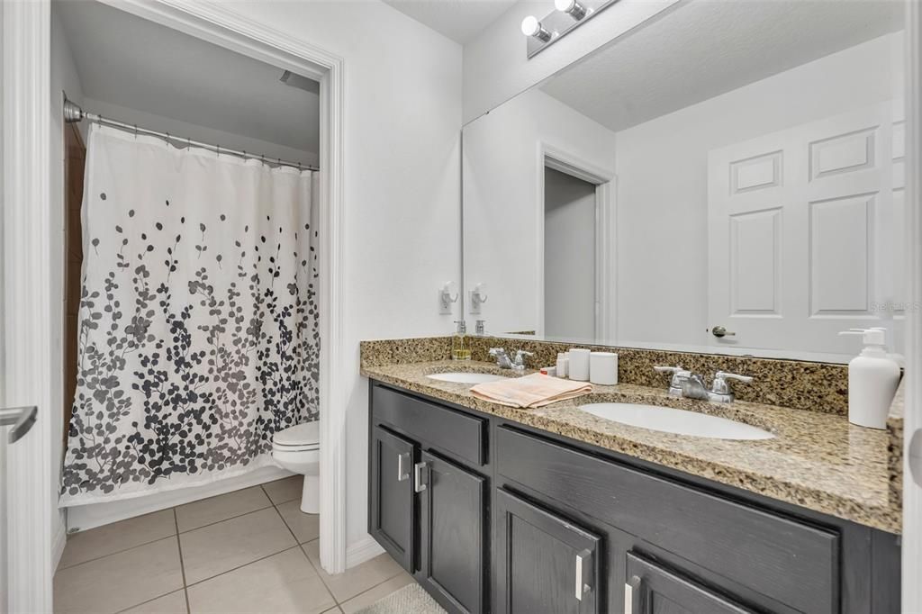 For Sale: $500,000 (5 beds, 3 baths, 2849 Square Feet)