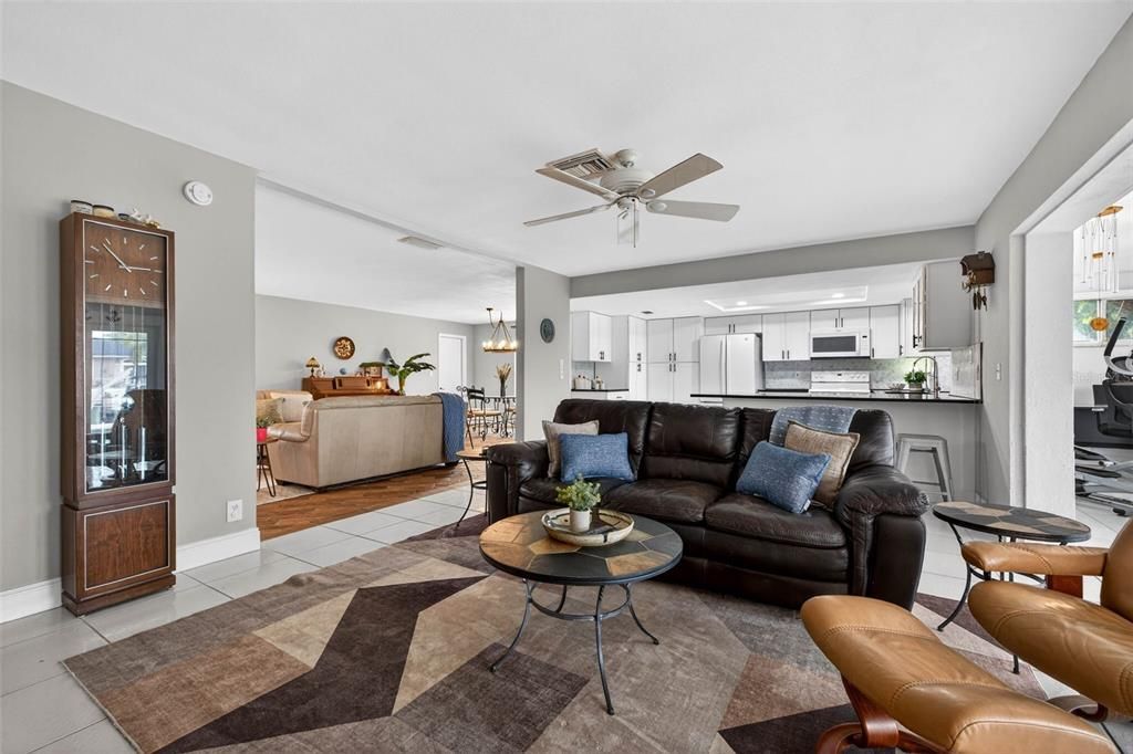 En Venta: $1,290,000 (3 camas, 2 baños, 2172 Pies cuadrados)