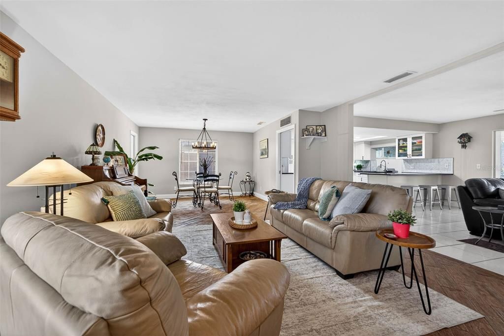 En Venta: $1,290,000 (3 camas, 2 baños, 2172 Pies cuadrados)