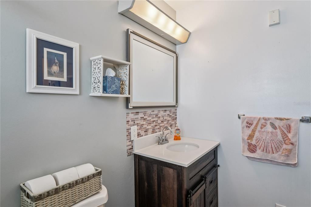 For Sale: $109,900 (2 beds, 1 baths, 744 Square Feet)