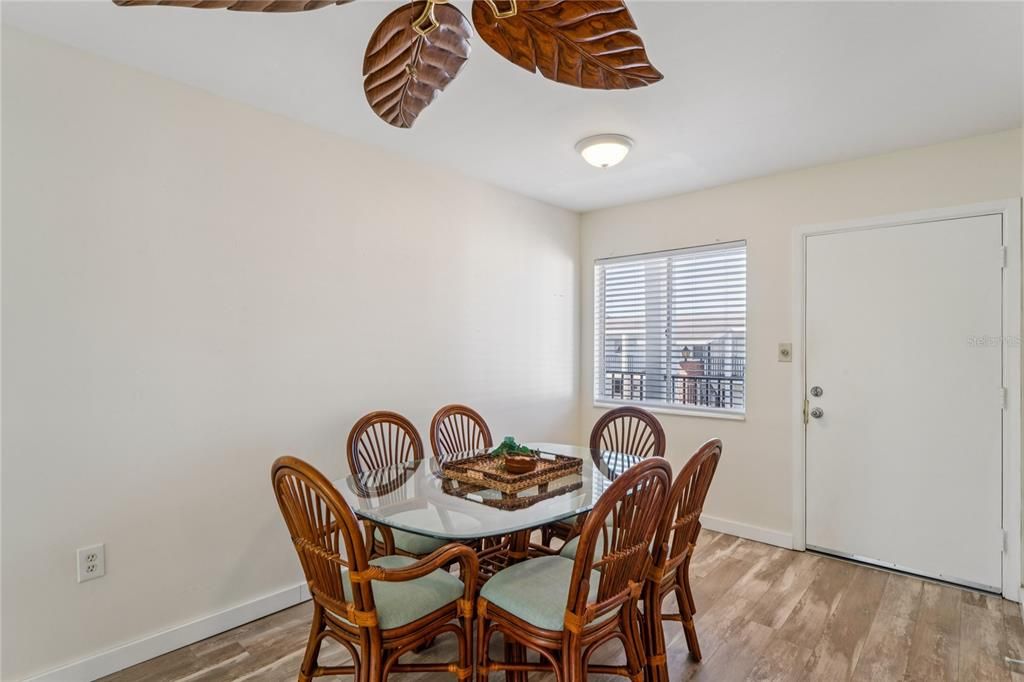 For Sale: $109,900 (2 beds, 1 baths, 744 Square Feet)