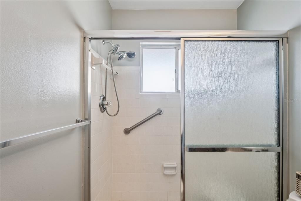 For Sale: $109,900 (2 beds, 1 baths, 744 Square Feet)