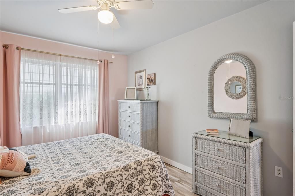 For Sale: $109,900 (2 beds, 1 baths, 744 Square Feet)