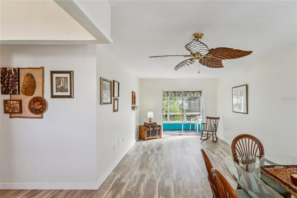 For Sale: $109,900 (2 beds, 1 baths, 744 Square Feet)