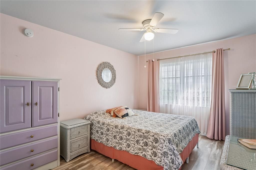 For Sale: $109,900 (2 beds, 1 baths, 744 Square Feet)