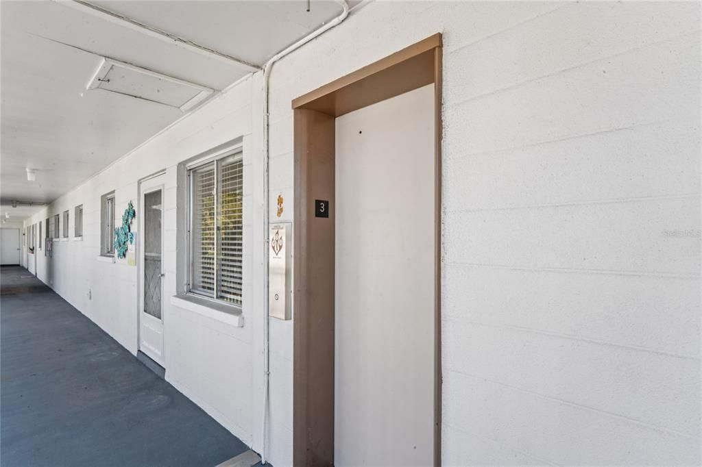 For Sale: $109,900 (2 beds, 1 baths, 744 Square Feet)