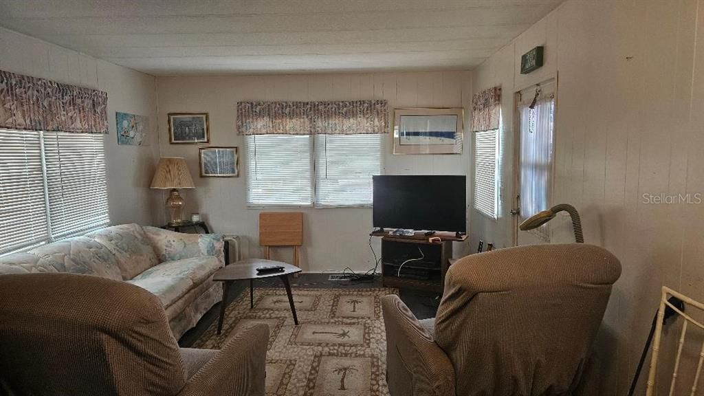 For Sale: $75,000 (1 beds, 1 baths, 480 Square Feet)