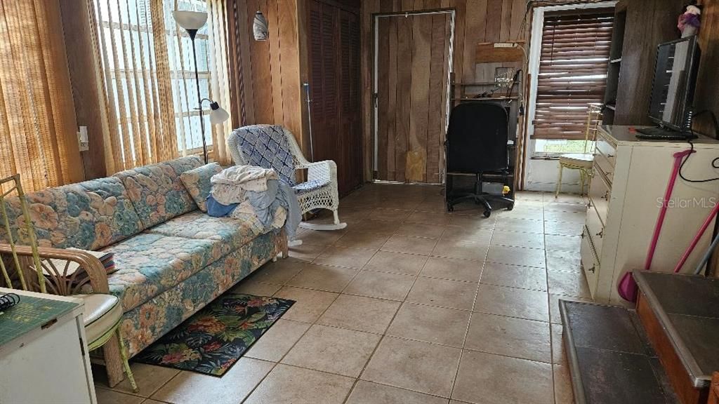 For Sale: $75,000 (1 beds, 1 baths, 480 Square Feet)