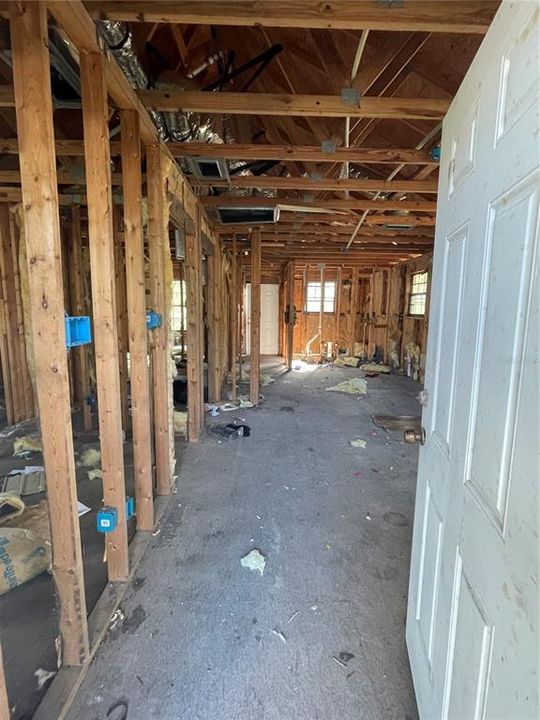 For Sale: $49,900 (2 beds, 1 baths, 825 Square Feet)