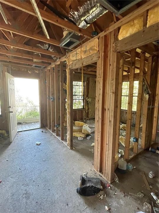 For Sale: $49,900 (2 beds, 1 baths, 825 Square Feet)