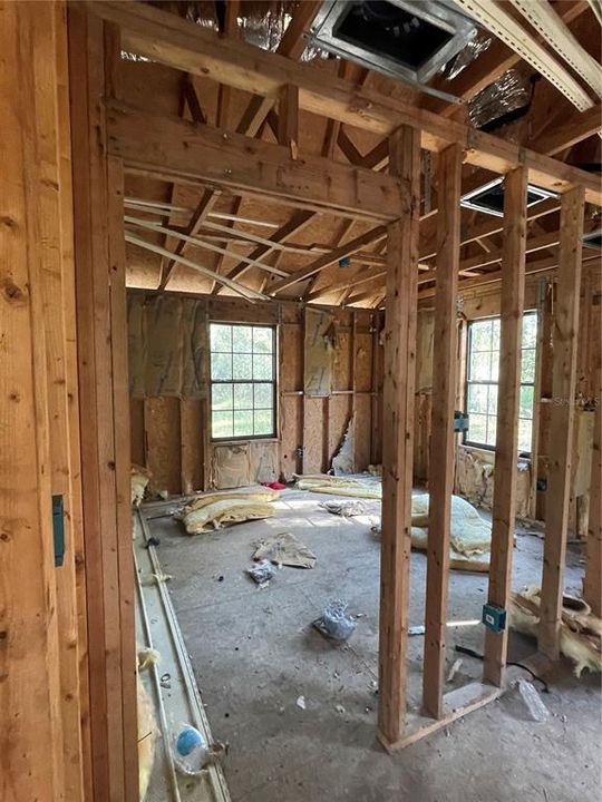 For Sale: $49,900 (2 beds, 1 baths, 825 Square Feet)