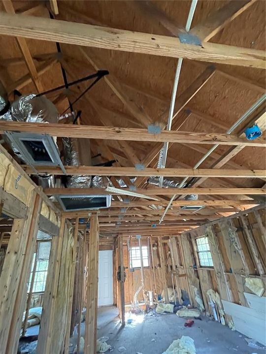 For Sale: $49,900 (2 beds, 1 baths, 825 Square Feet)