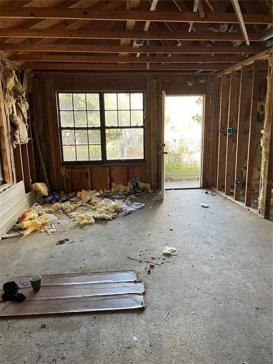 For Sale: $49,900 (2 beds, 1 baths, 825 Square Feet)