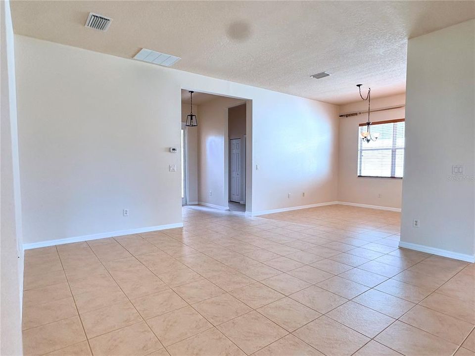 En Venta: $325,000 (2 camas, 2 baños, 1425 Pies cuadrados)