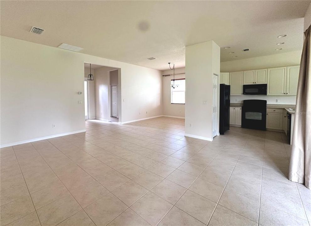 En Venta: $325,000 (2 camas, 2 baños, 1425 Pies cuadrados)