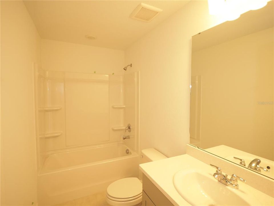 For Rent: $2,100 (3 beds, 2 baths, 1553 Square Feet)