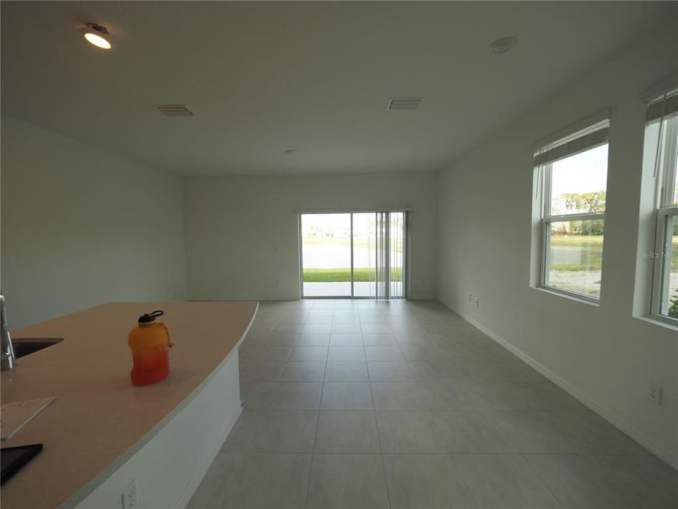 For Rent: $2,100 (3 beds, 2 baths, 1553 Square Feet)